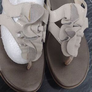 Clarks Sandals Size 8.5